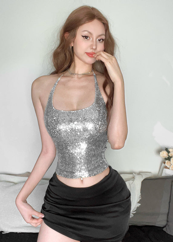 Well Tailored Top with a Graceful Silhouette