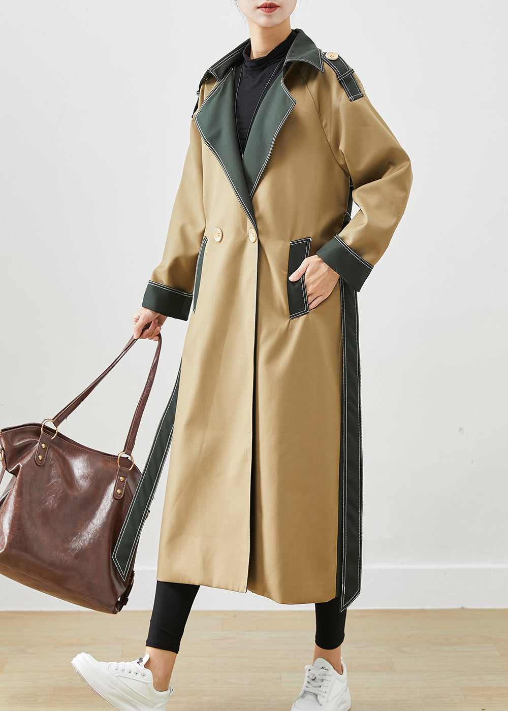 Effortlessly Elegant Coat with a Timeless Design