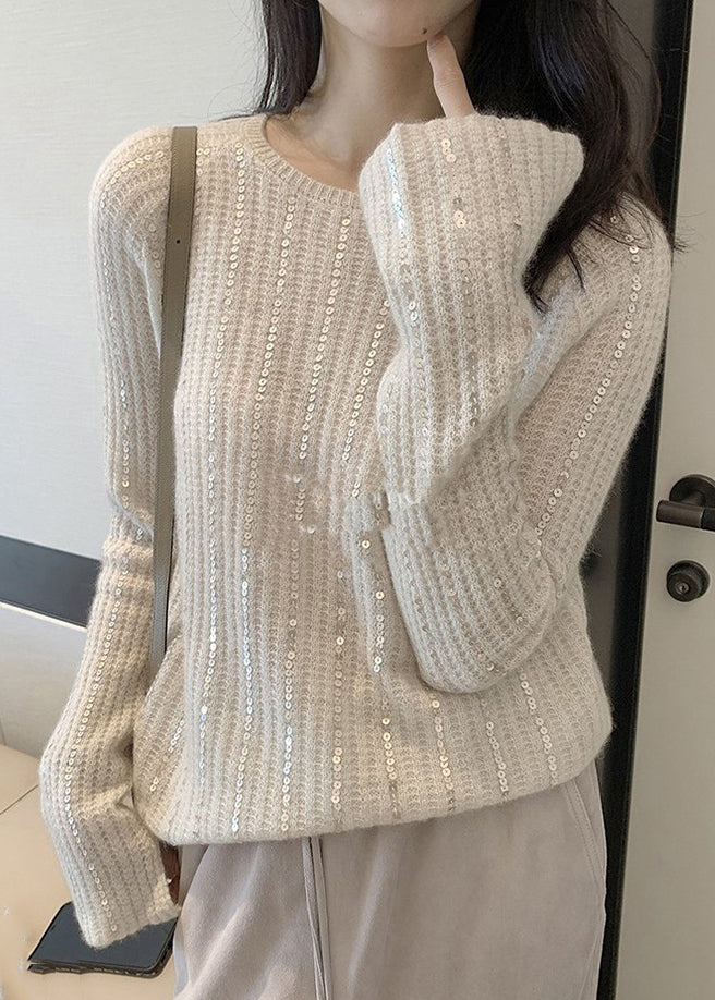 Well Tailored Sweater with a Graceful Silhouette