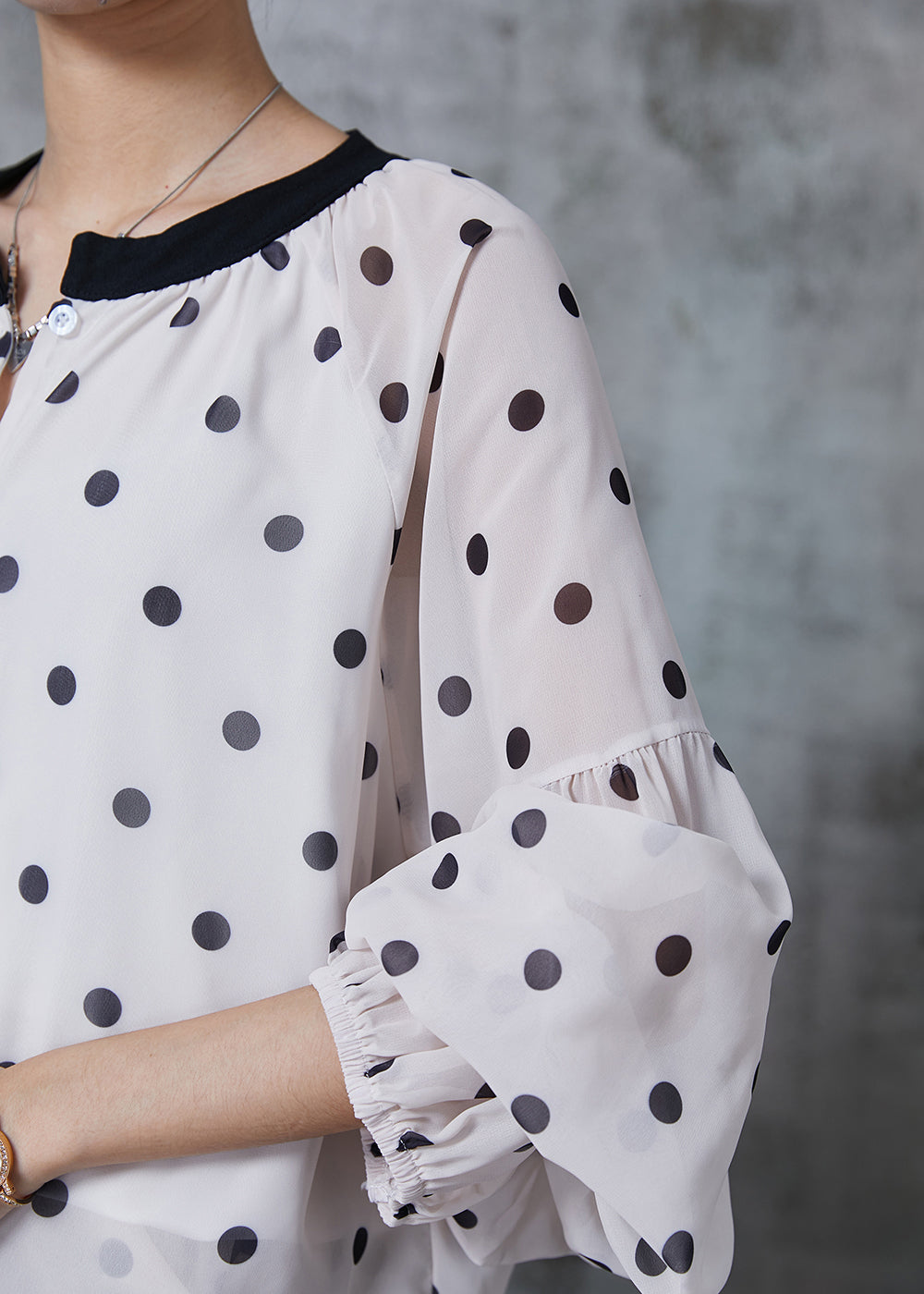 Effortlessly Elegant Shirt with a Timeless Design