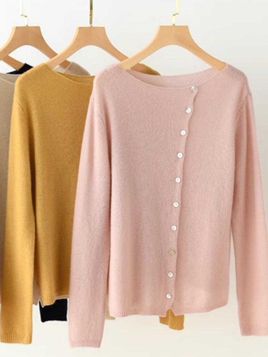 Elegantly Styled Cardigan for Everyday Wear