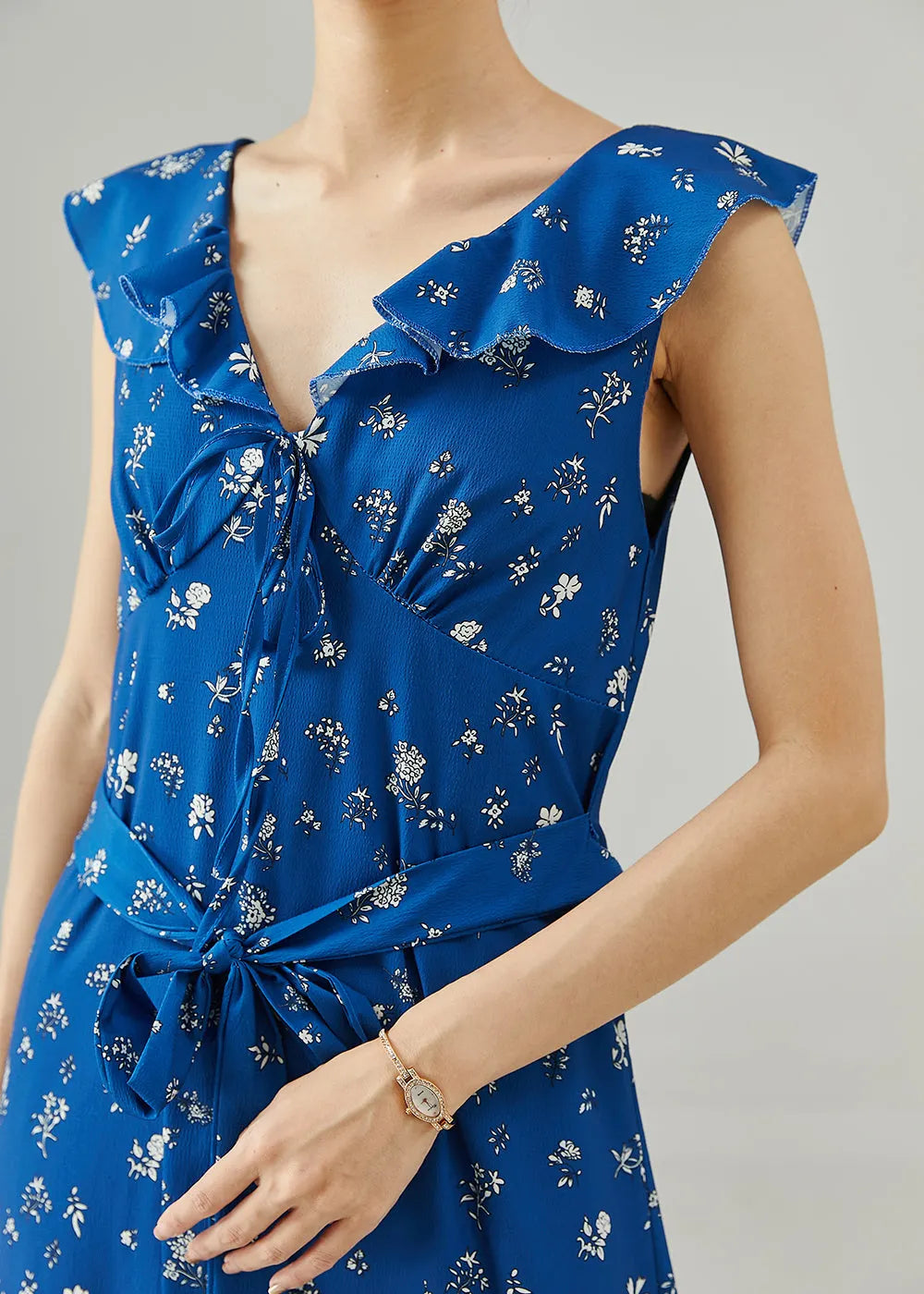 Gracefully Styled Dress for Any Occasion