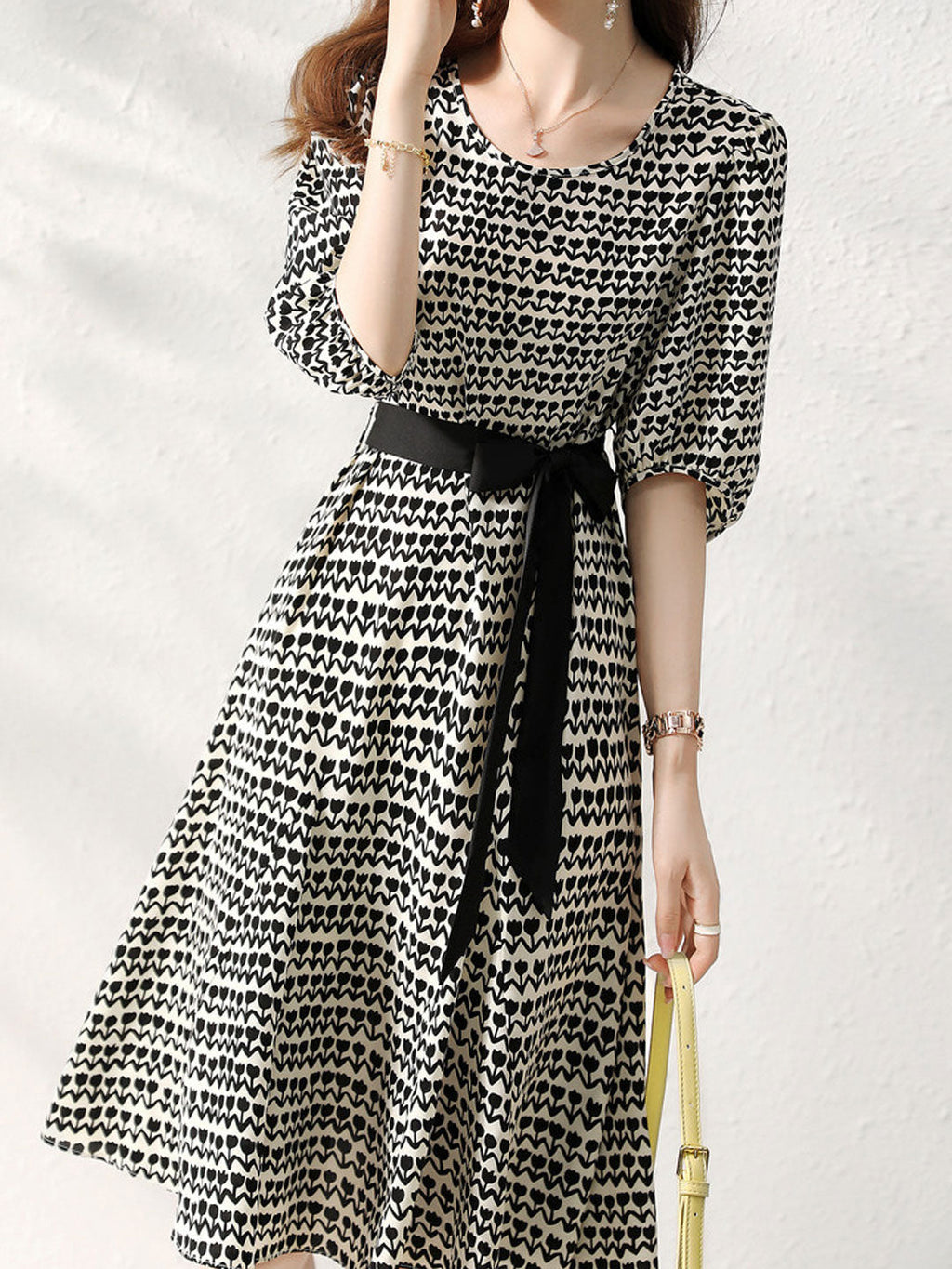 Classic Vintage Dress with a Flattering Fit