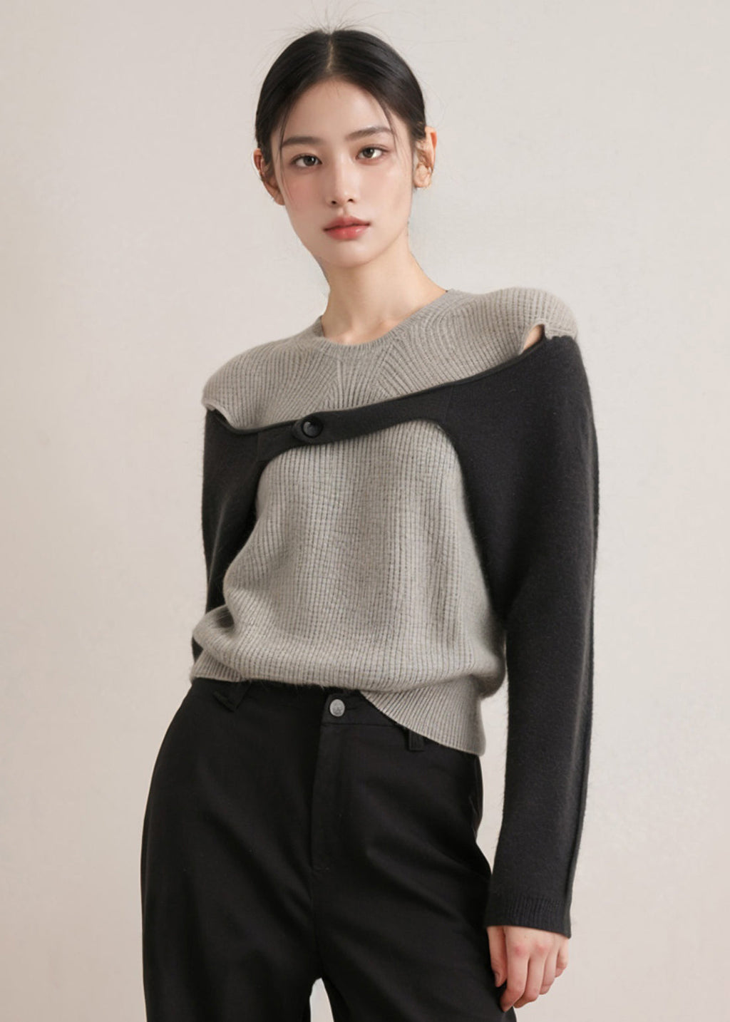 Well Tailored Top with a Graceful Silhouette