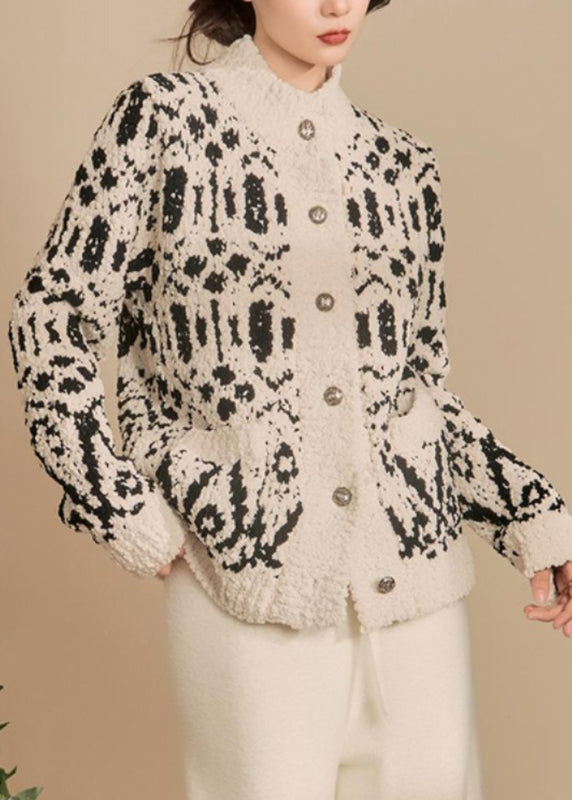 Elegantly Styled Cardigan for Everyday Wear