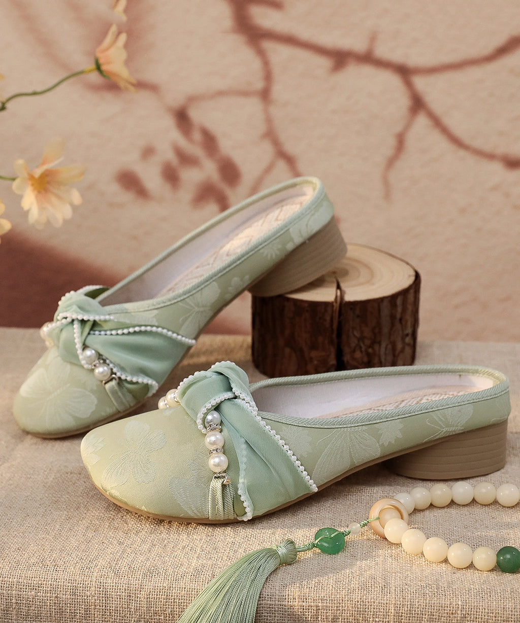 Graceful Orthopedic Sandals for Modern Look