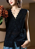 Well Tailored Top with a Graceful Silhouette