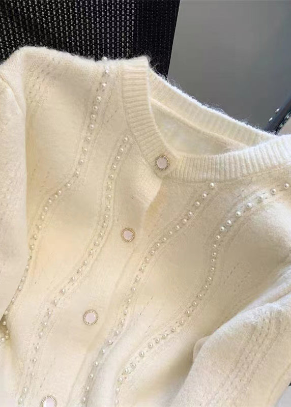 Classic Vintage Sweater with a Flattering Fit