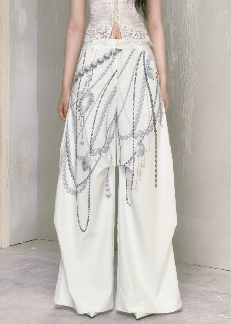 Well Tailored Pants with a Graceful Silhouette