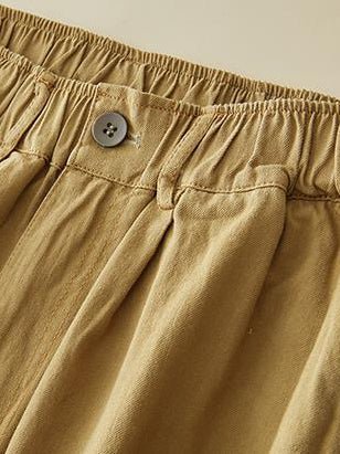 Effortlessly Elegant Pants with a Timeless Design