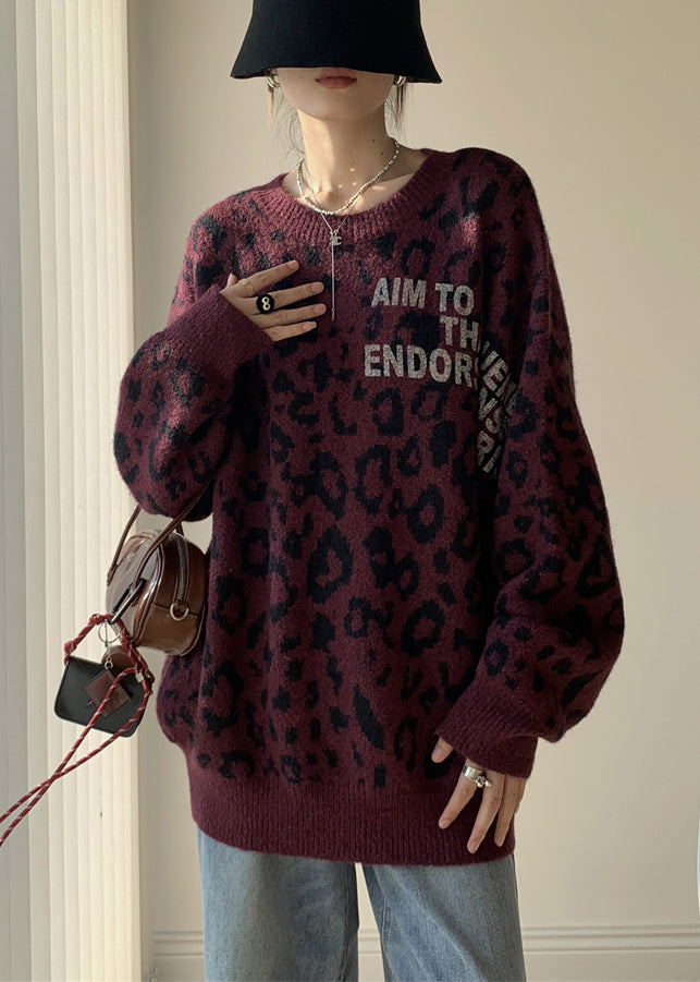 Well Tailored Sweater with a Graceful Silhouette