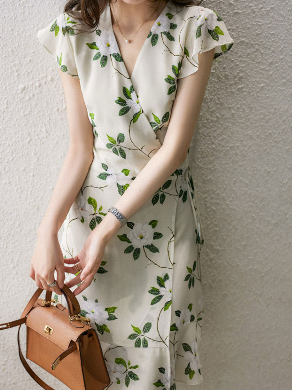Beautifully Finished Dress in a Timeless Design