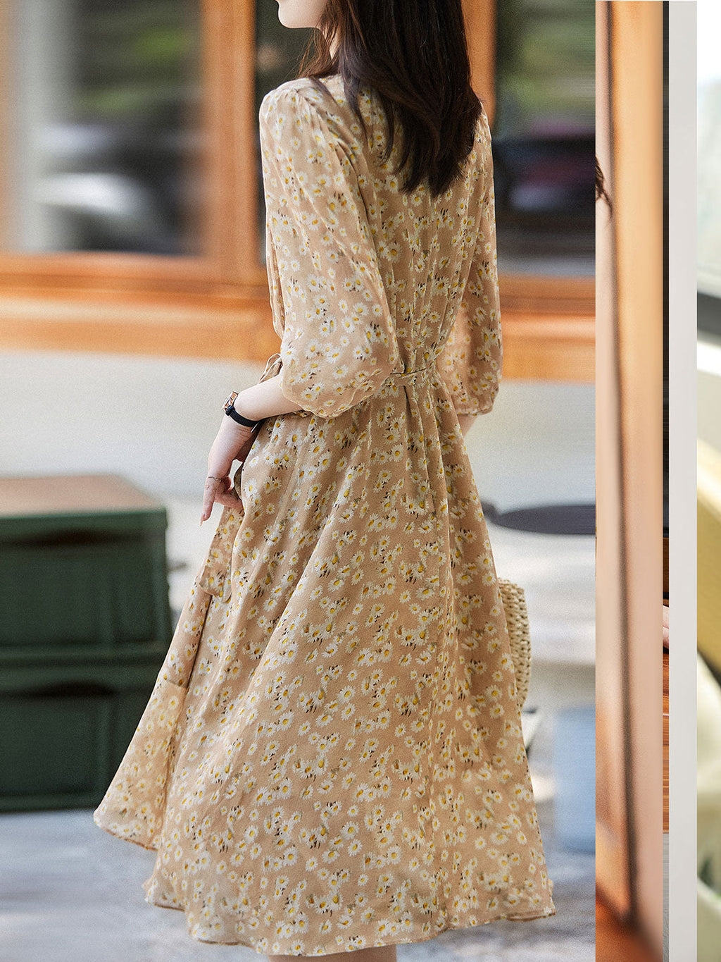 Classic Vintage Dress with a Flattering Fit