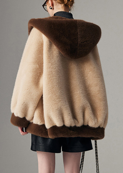 Effortlessly Elegant Coat with a Timeless Design