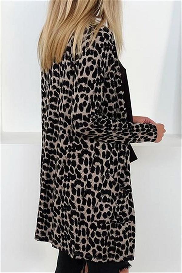Effortlessly Elegant Cardigan with a Timeless Design