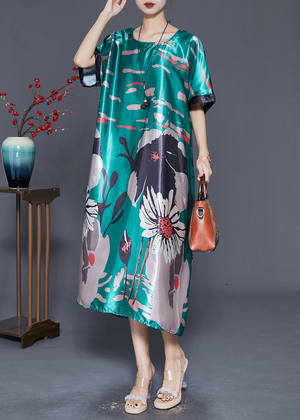 Classic Vintage & Enduringly Stylish Dress