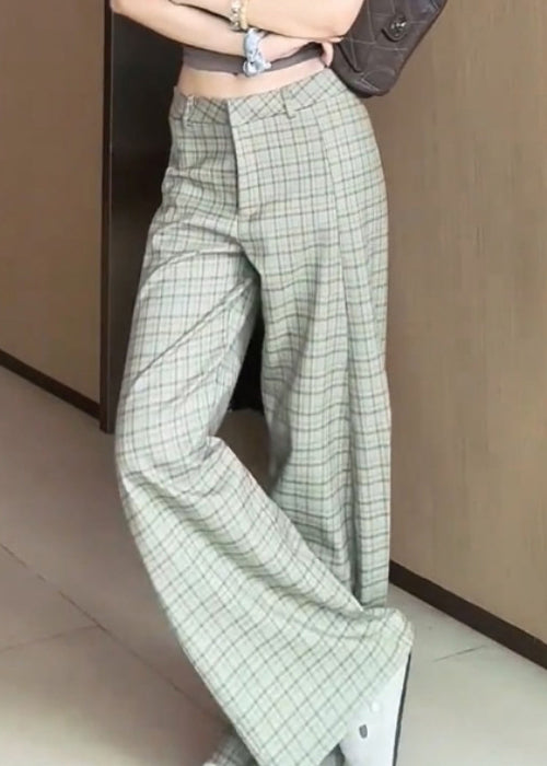 Effortlessly Elegant Pants with a Timeless Design
