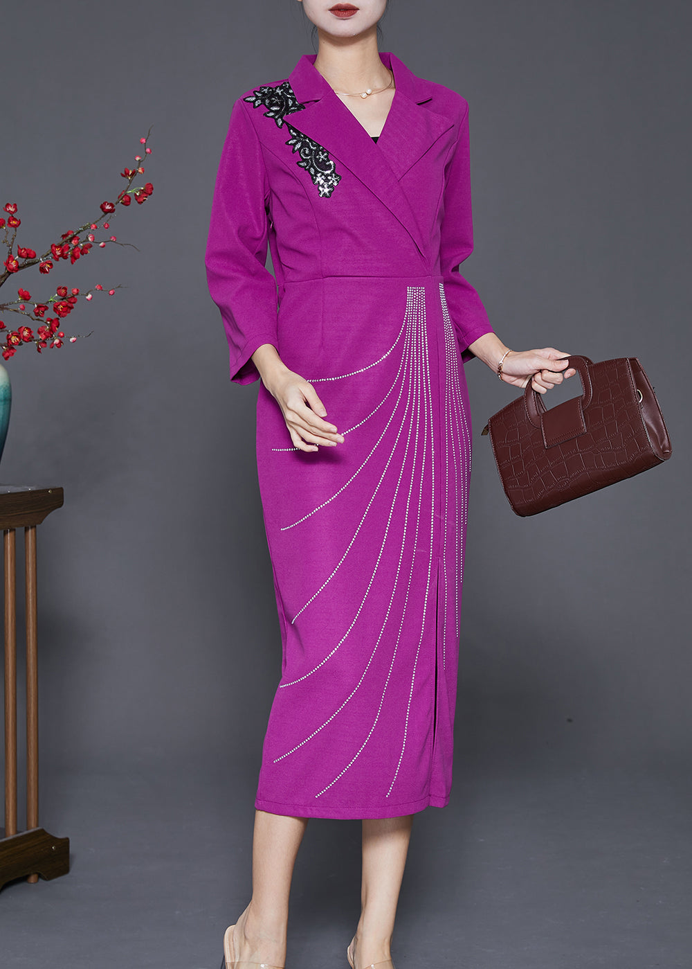 Well Tailored Dress with a Graceful Silhouette