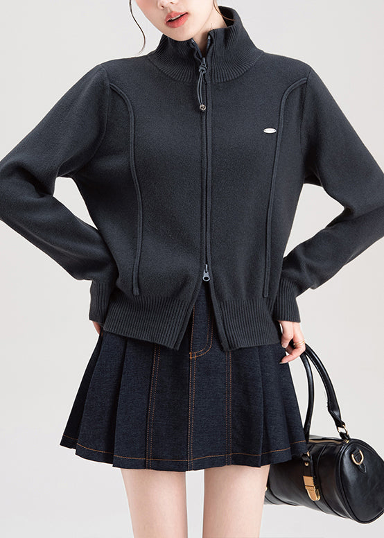 Classic Vintage Sweater with a Flattering Fit