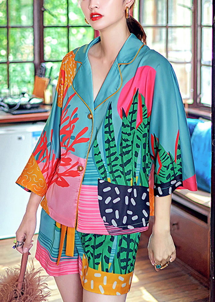 Casually Elegant Garment with a Refined Edge