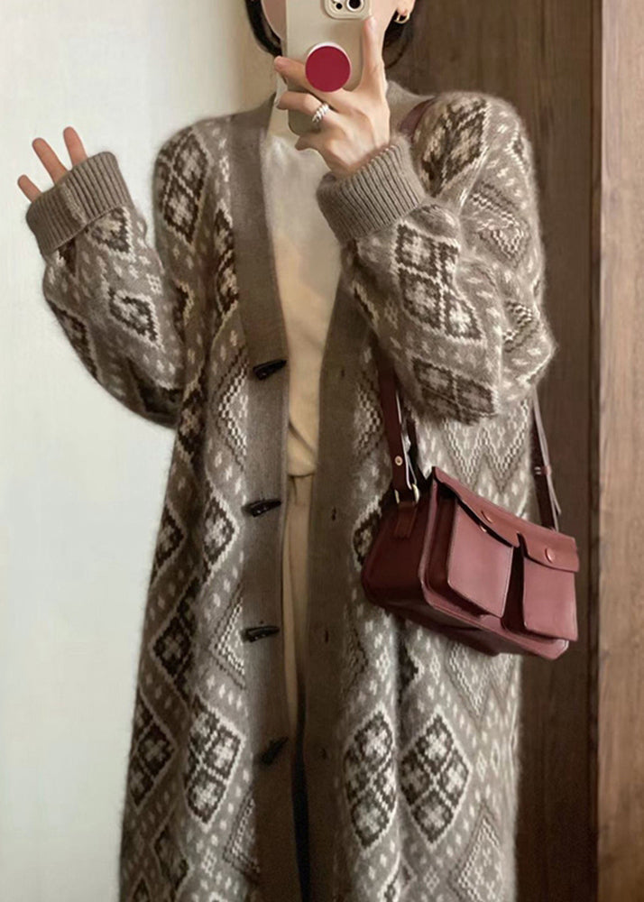 Classic Vintage Cardigan with a Flattering Fit