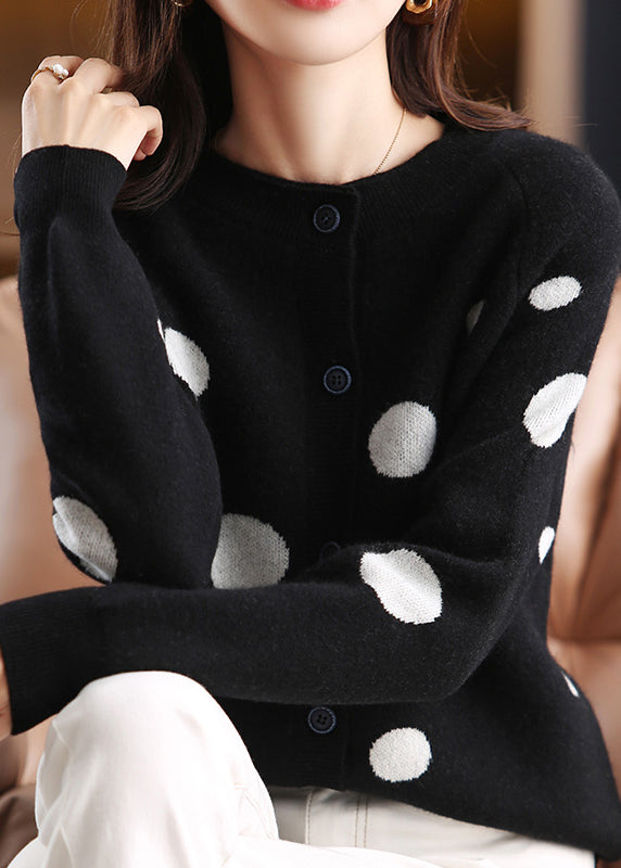 Well Tailored Coat with a Graceful Silhouette