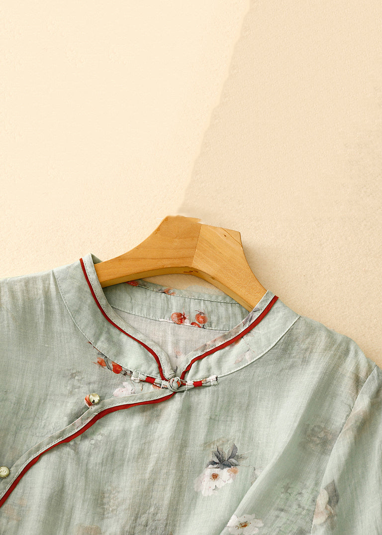 Sophisticated Blouse with a Clean Classic Look