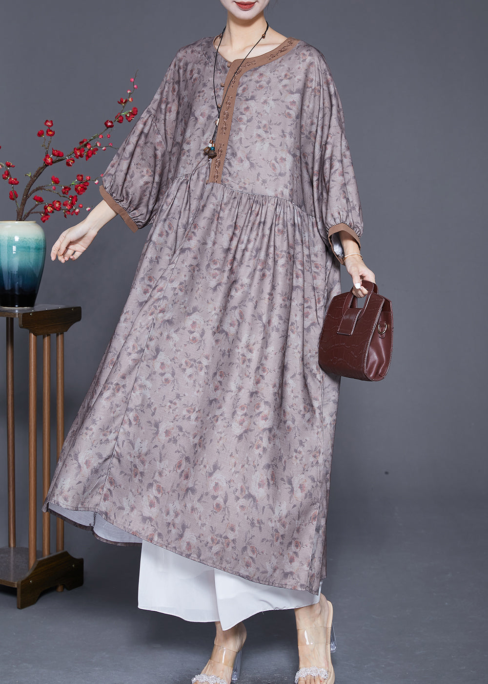 Beautifully Finished Dress in a Timeless Design