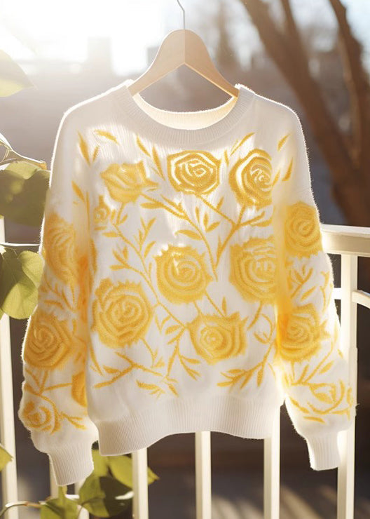 Well Tailored Sweater with a Graceful Silhouette