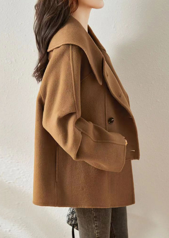 Gracefully Styled Coat for Any Occasion