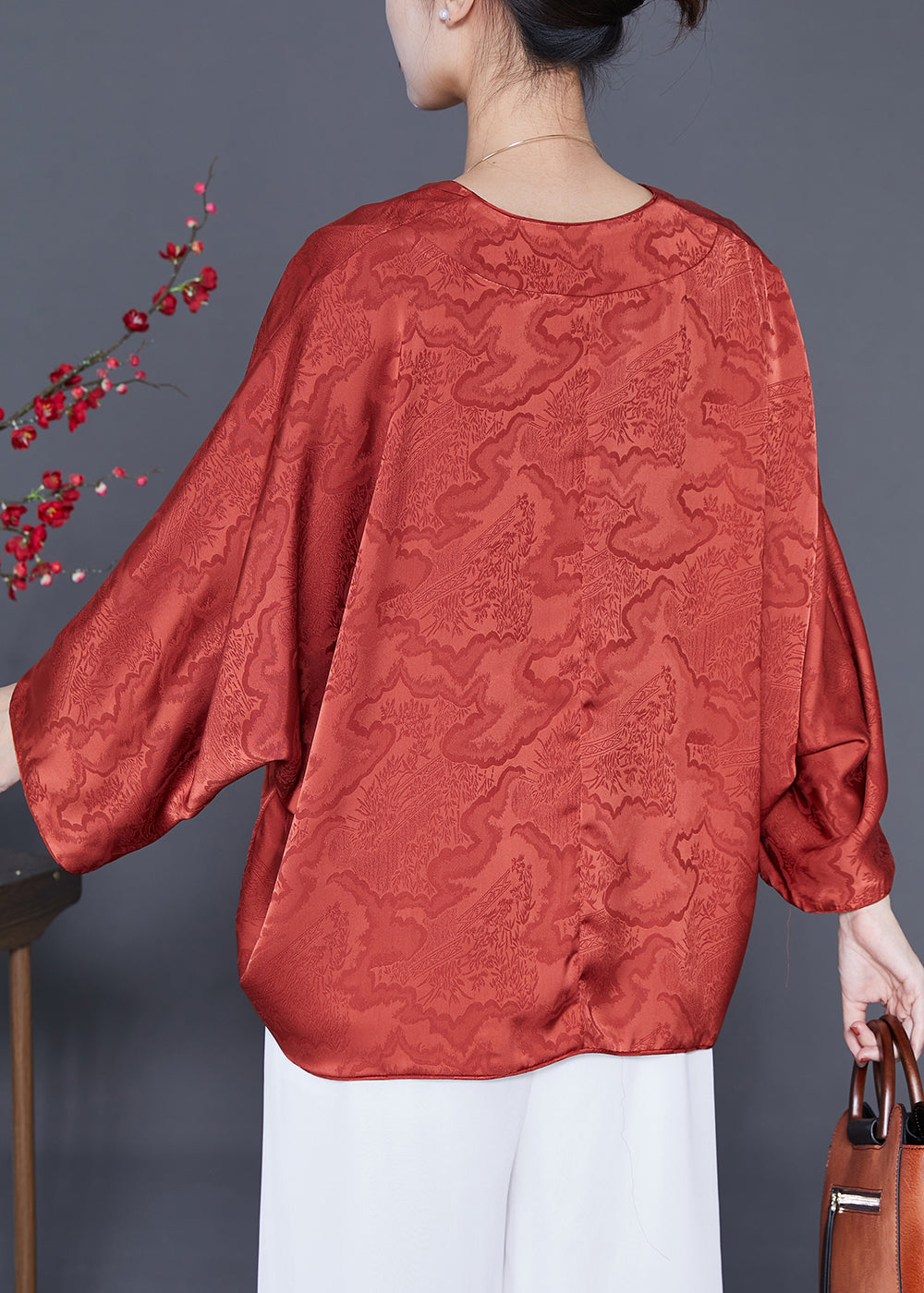 Gracefully Styled Cardigan for Any Occasion