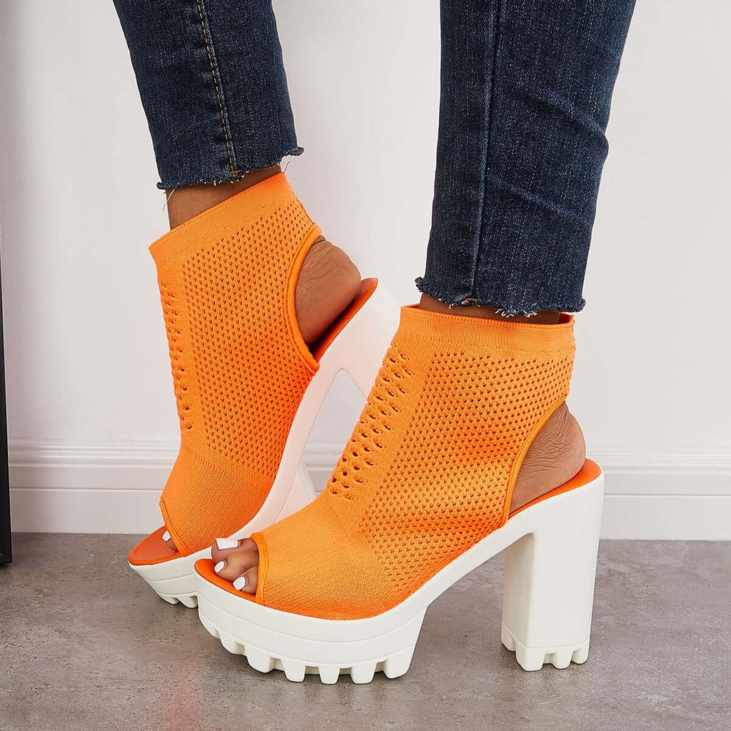 Graceful Orthopedic Sandals for Modern Look