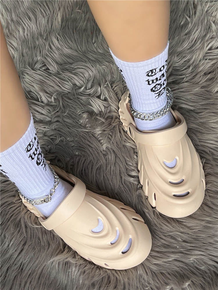 Chic Orthopedic Flats with Unique Design