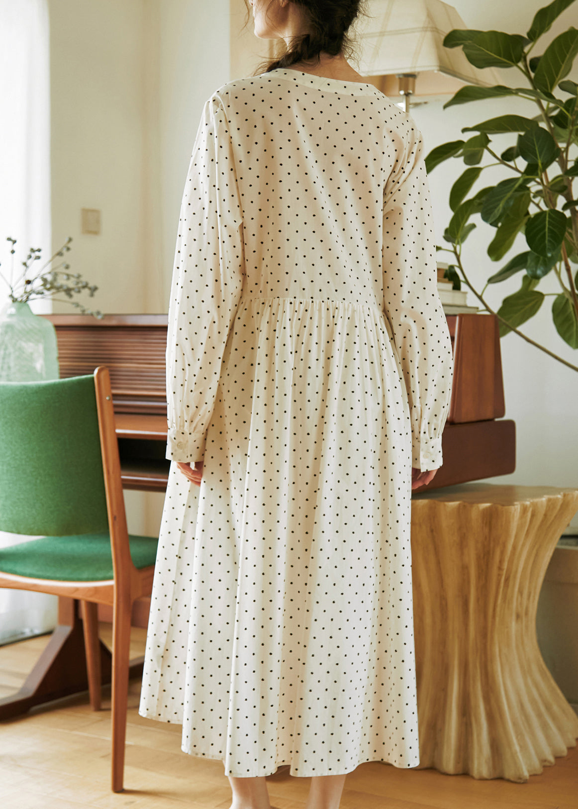 Well Tailored Dress with a Graceful Silhouette