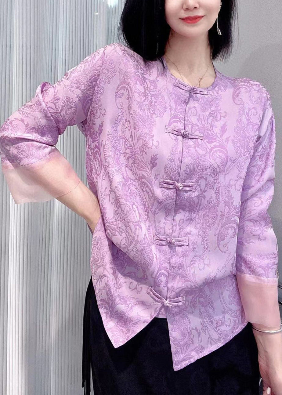 Classic Vintage Shirt with a Flattering Fit