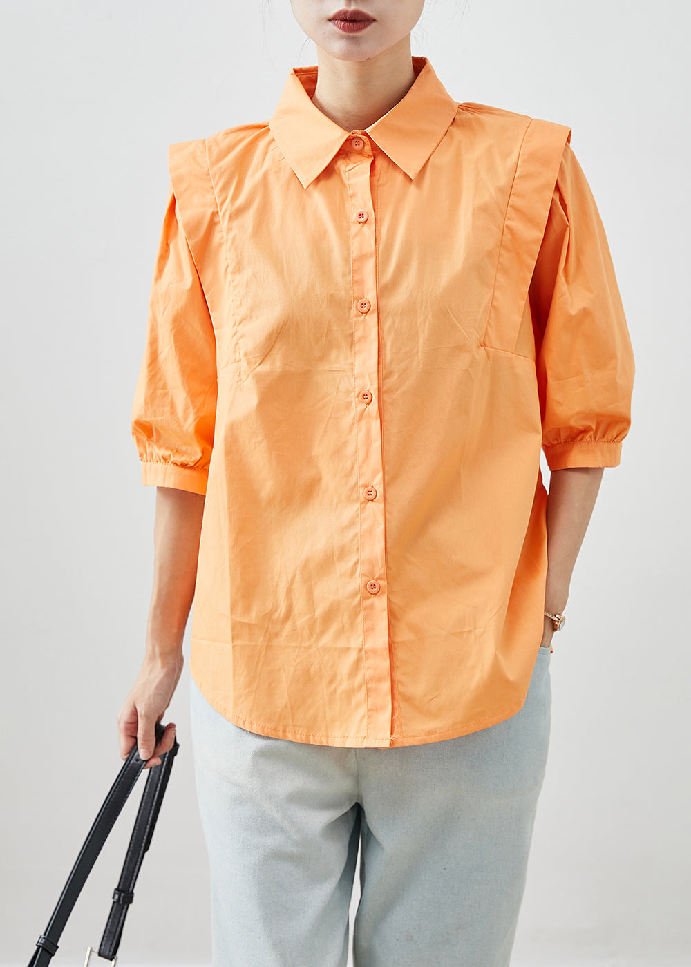 Well Tailored Shirt with a Graceful Silhouette