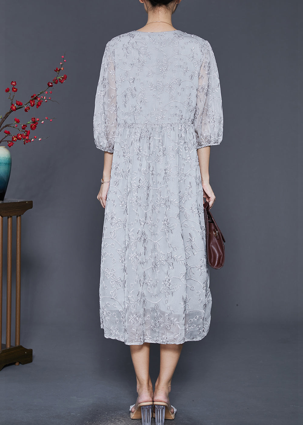 Effortlessly Elegant Dress with a Timeless Design