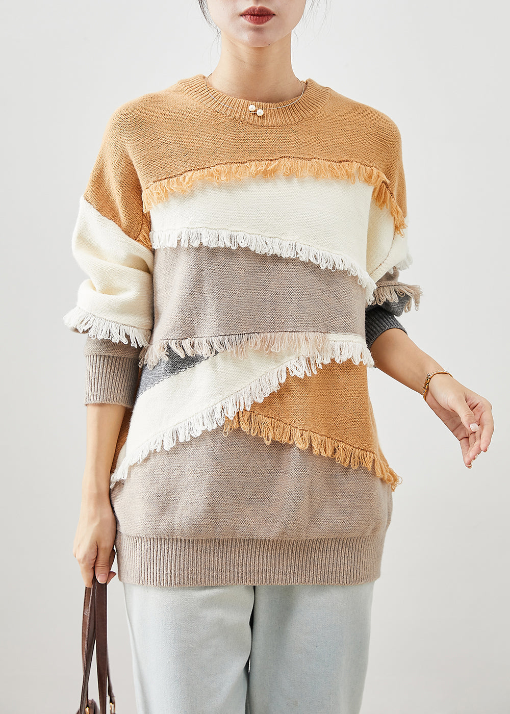 Well Tailored Sweater with a Graceful Silhouette