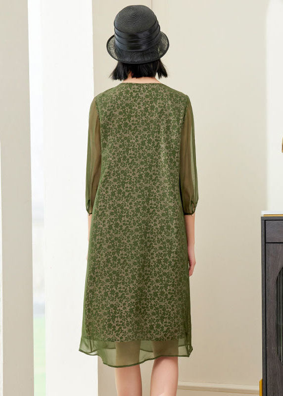 Well Tailored Dress with a Graceful Silhouette