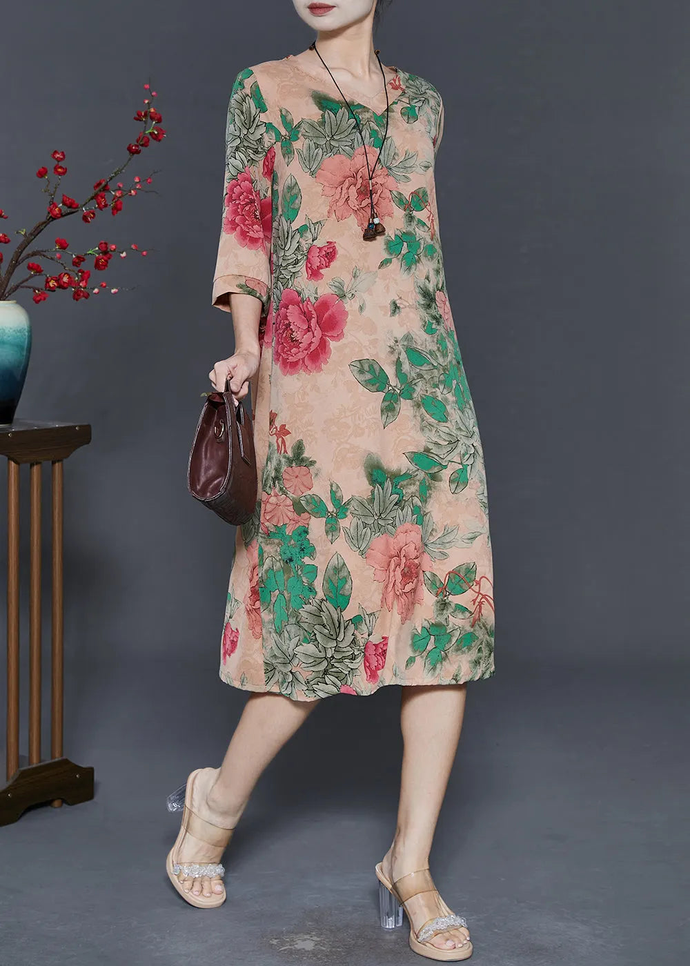 Beautifully Finished Dress in a Timeless Design