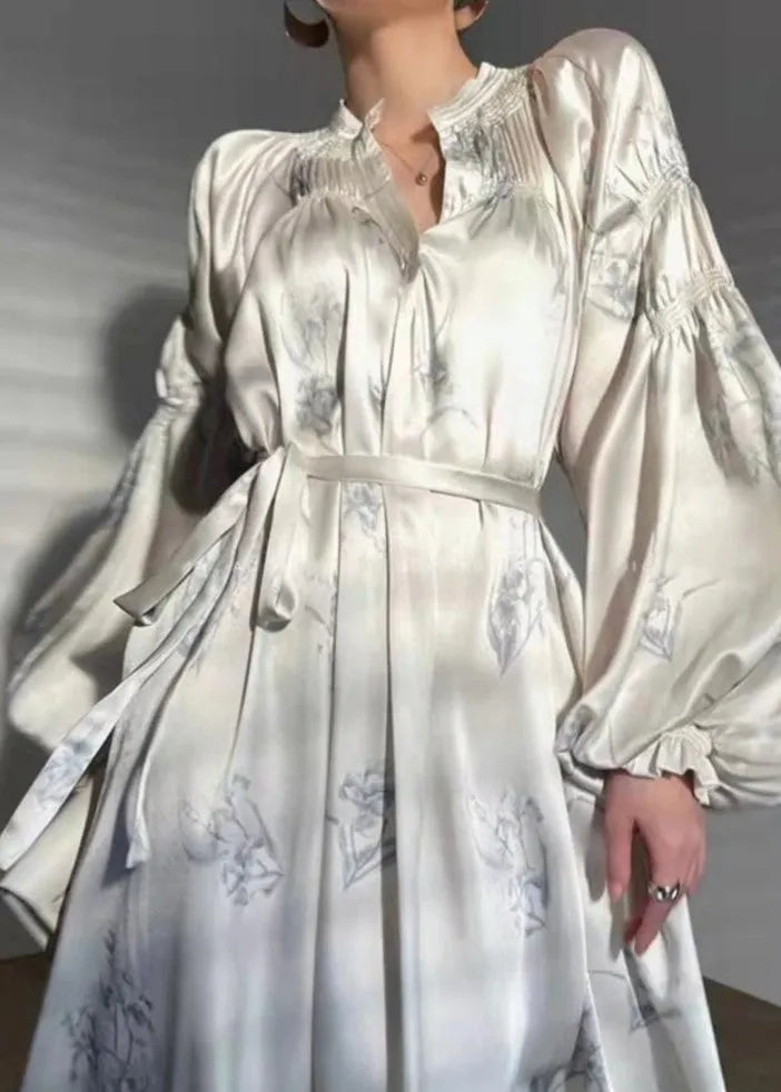 Well Tailored Dress with a Graceful Silhouette