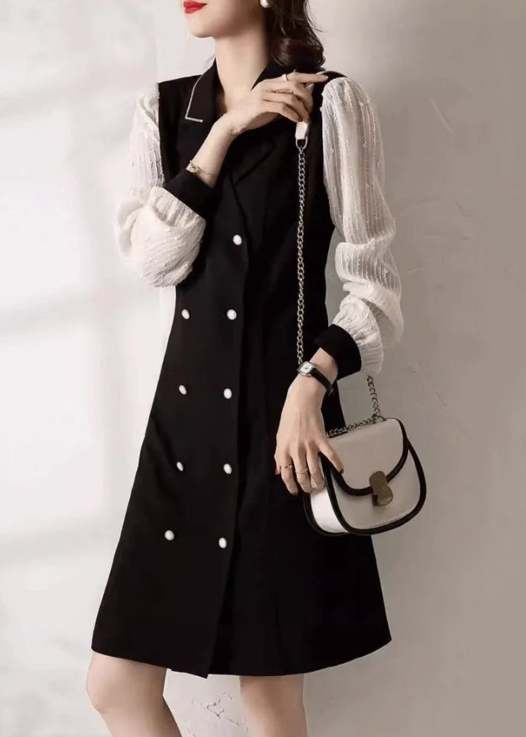 Sophisticated Dress with a Clean Classic Look
