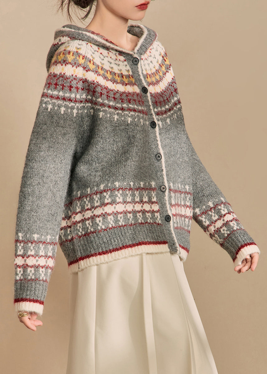 Effortlessly Elegant Cardigan with a Timeless Design