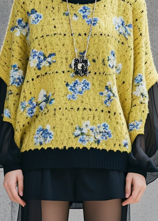 Classic Vintage Sweater with a Flattering Fit