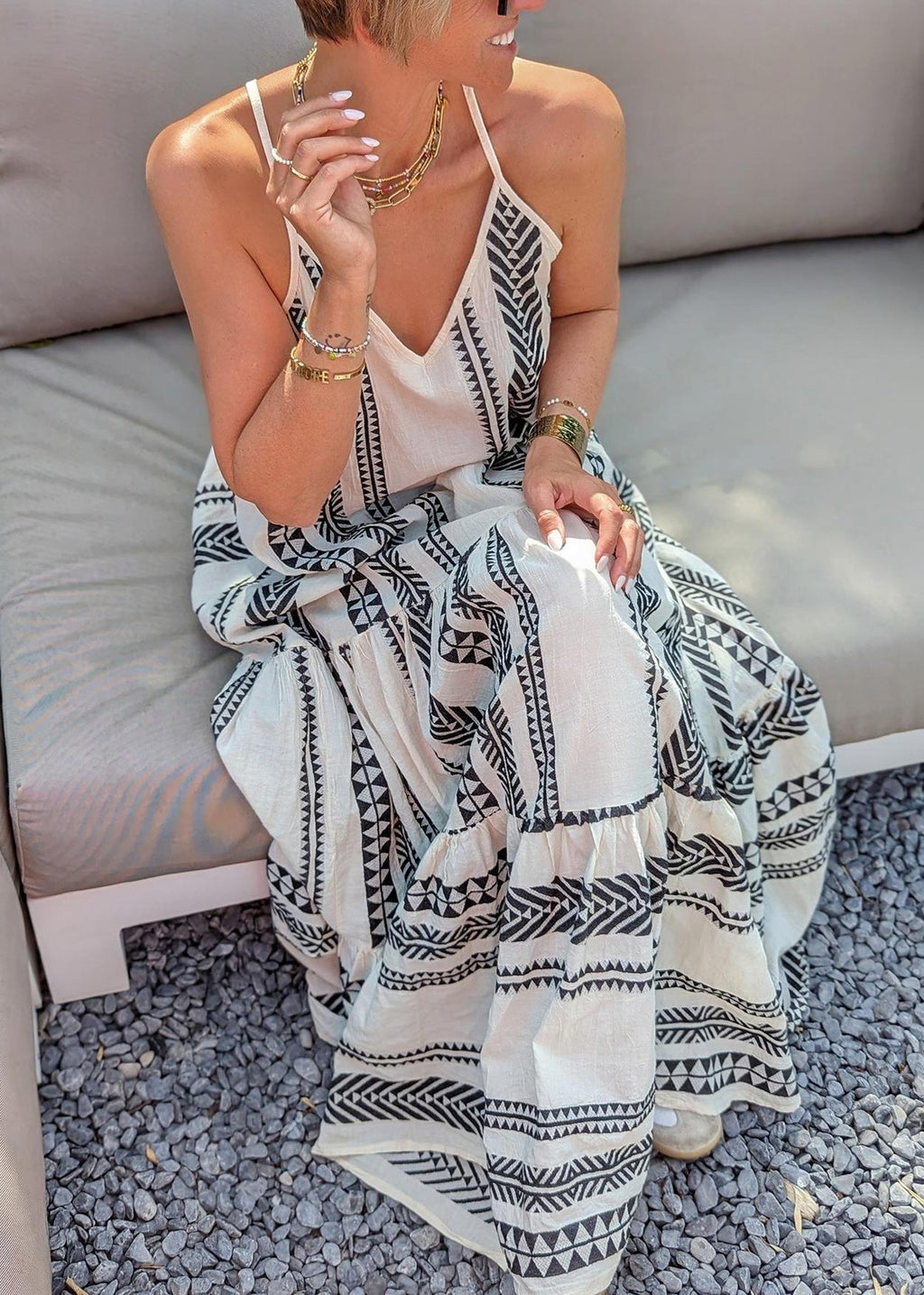 Effortlessly Elegant Dress with a Timeless Design
