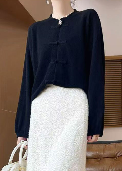 Beautifully Finished Coat in a Timeless Design