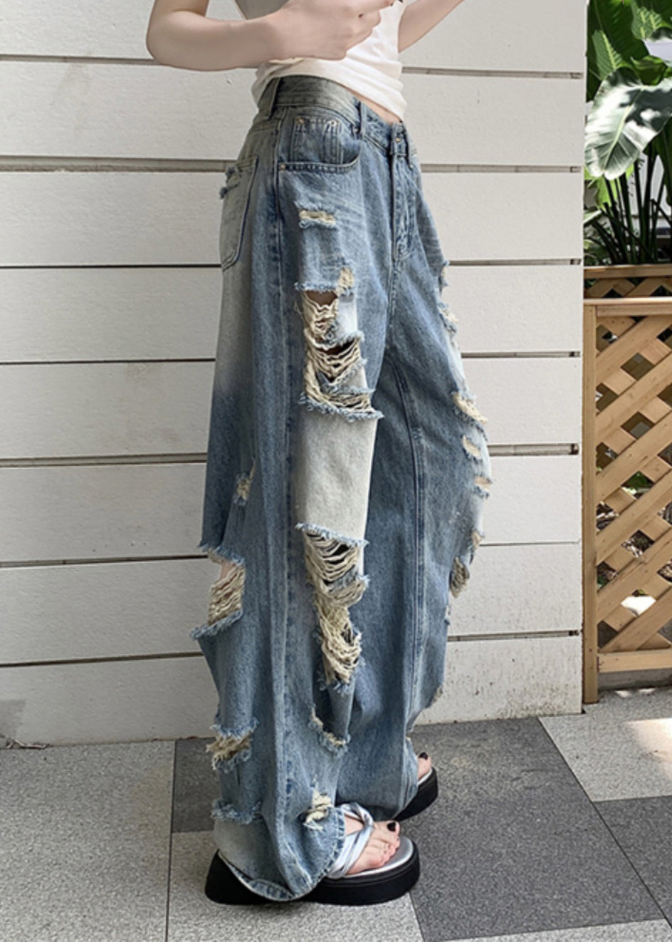 Elegantly Styled Pants for Everyday Wear