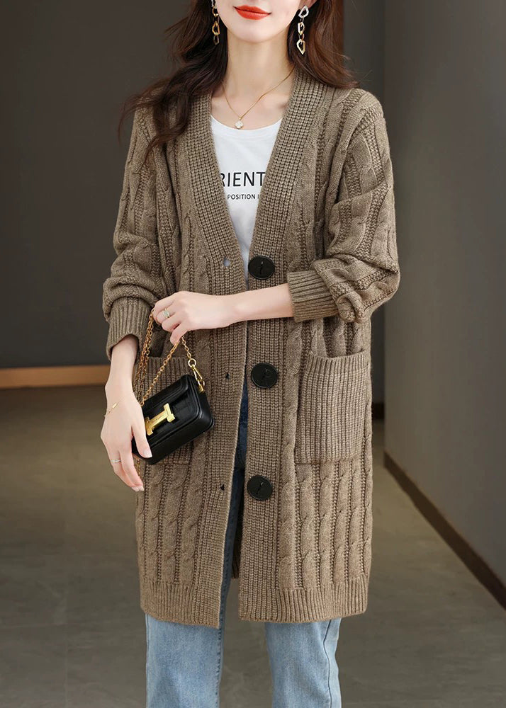 Well Tailored Cardigan with a Graceful Silhouette