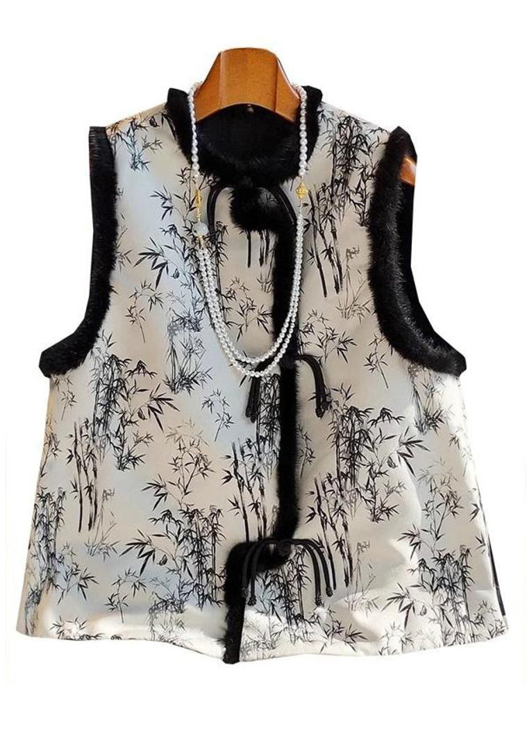 Beautifully Finished Coat in a Timeless Design