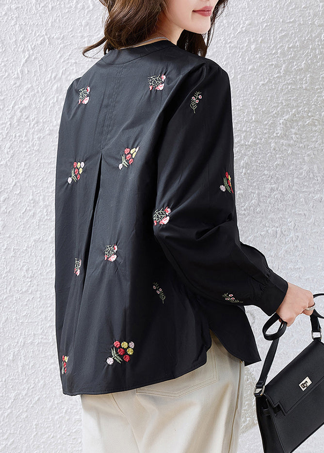 Effortlessly Elegant Top with a Timeless Design